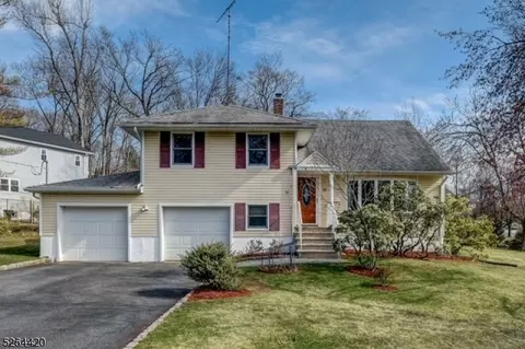 32 Intervale Rd, Livingston, NJ 07039
