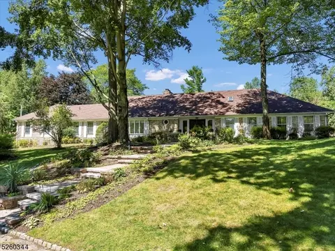 70 Lawrence Dr, Millburn Twp, NJ 07078