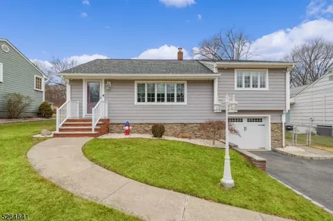 44 Old Orchard Ct, Cedar Grove, NJ 07009