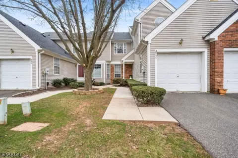 235 Lobelia Ct, Whitehouse Station, NJ 08889