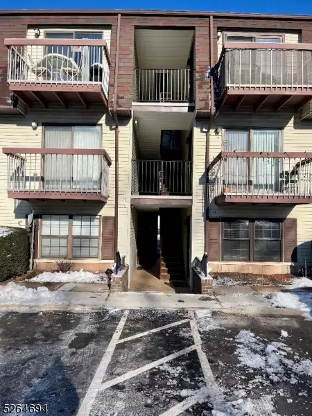 119 Wallace St, Edison, NJ 08817