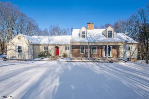 10 Birch Ridge Rd, Hope Twp, NJ 07838