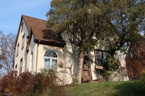 115 Overlook Ave, Leonia, NJ 07605