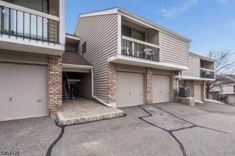 100 Overlook Dr, Clinton, NJ 08809
