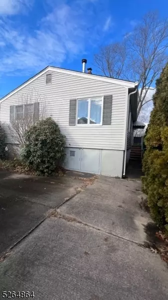 3 Barber St, Little Falls, NJ 07424