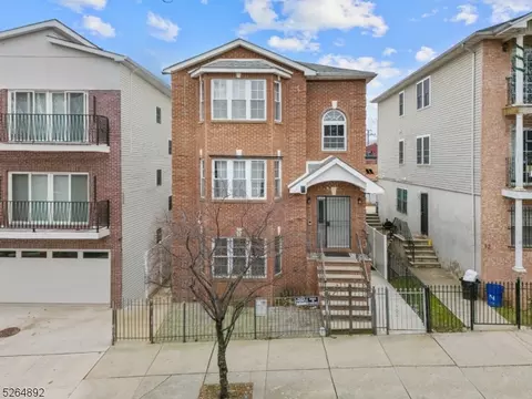 70 W Kinney St, Newark, NJ 07102