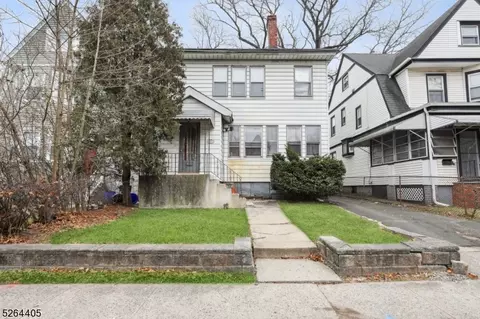 6 Hawthorne Pl, East Orange, NJ 07018