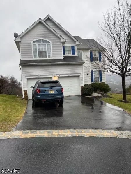 154 Winding Hill Dr, Hackettstown, NJ 07840