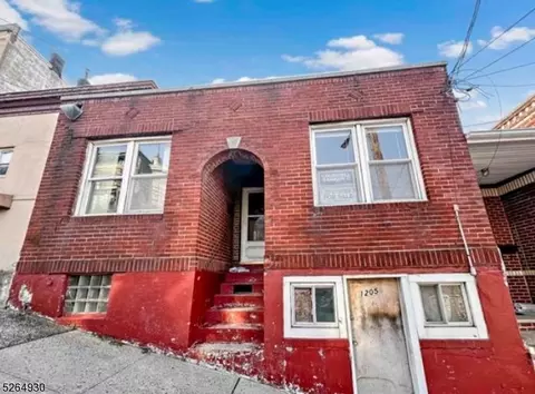 1205 Hillside Pl, North Bergen, NJ 07047