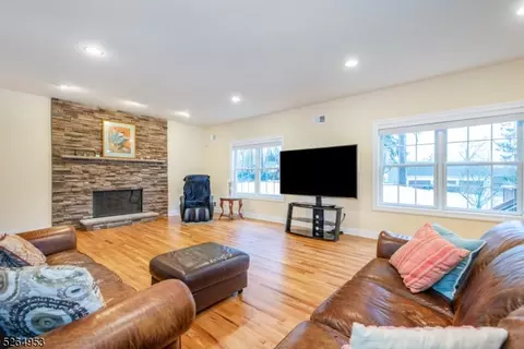 6 Dehart Ct, Wayne, NJ 07470 photo 6