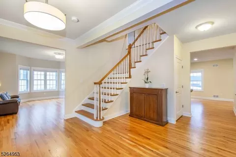 6 Dehart Ct, Wayne, NJ 07470 photo 3