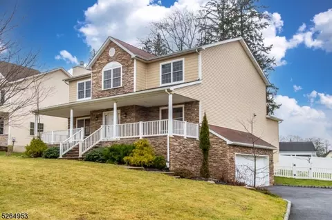 6 Dehart Ct, Wayne, NJ 07470 photo 2