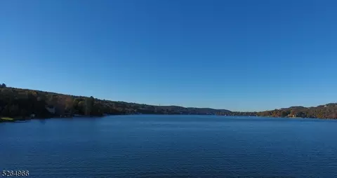 350 Springbrook Trl, Sparta Twp, NJ 07871
