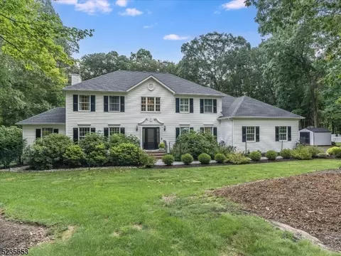 24 Mill Creek Rd, Sparta, NJ 07871