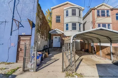 739 S 11th St, Newark, NJ 07103