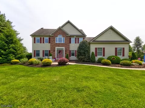 1 Bristol Ct, Clinton Twp, NJ 08801