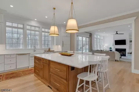 32 Coppergate Dr, Basking Ridge, NJ 07920 photo 5
