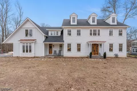 32 Coppergate Dr, Basking Ridge, NJ 07920