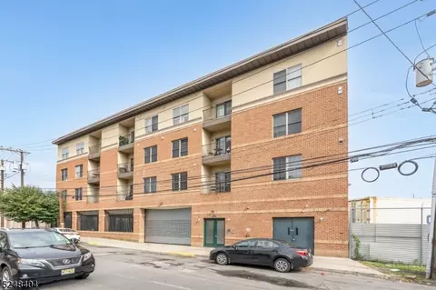 15 Tichenor Ln #404, Newark, NJ 07102