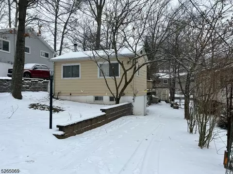217 Tulsa Trl, Hopatcong, NJ 07843