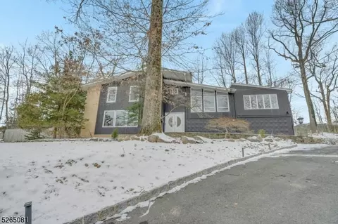 643 Primrose Ln, River Vale, NJ 07675