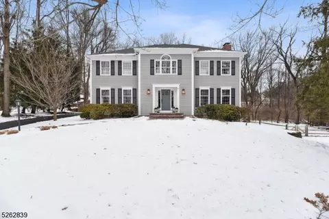 18 Knapton Hill Rd, Mendham Twp, NJ 07945