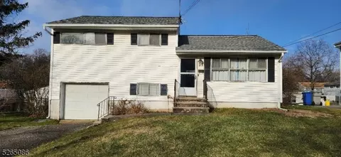 23 Richard St, Dover, NJ 07801