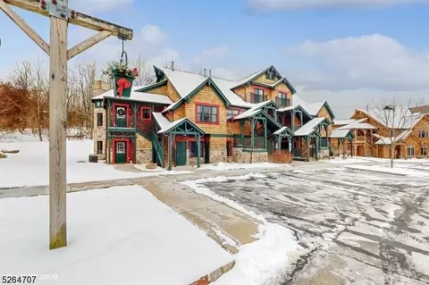 4 Pine Cres #11, Vernon, NJ 07462