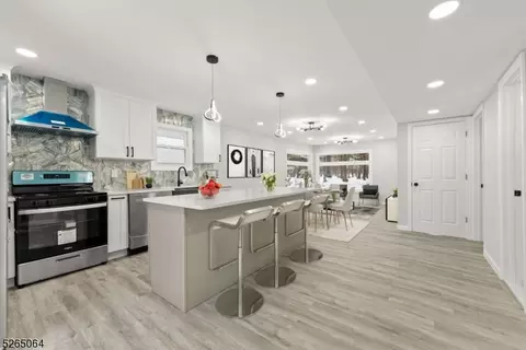 736 Thompson Ave, Roselle, NJ 07203