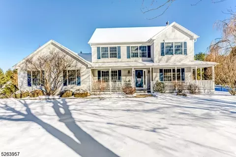 13 Briarwood Rd, Washington Twp, NJ 07853