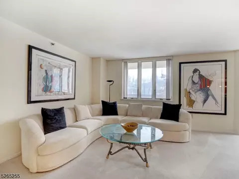 10 Smith Manor Blvd #214, West Orange, NJ 07052