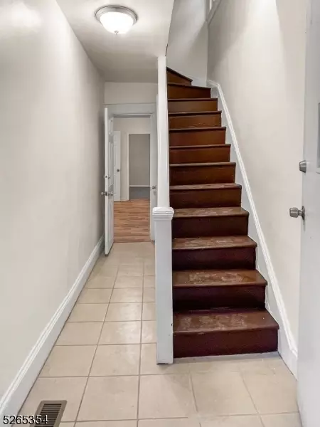 48 Pierce St, Newark, NJ 07103