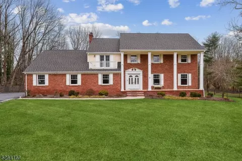 3 Hacklorn Ln, Scotch Plains, NJ 07076
