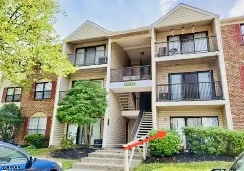 265 Hampshire Ct, Piscataway, NJ 08854