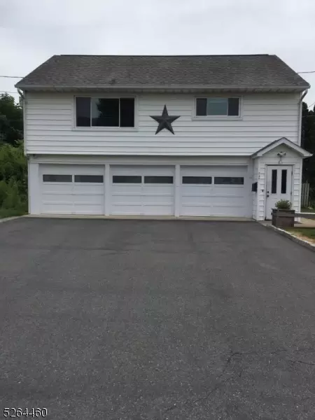 529 Grand Ave, Hackettstown, NJ 07840