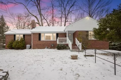37 Princeton Ave, Berkeley Heights, NJ 07922