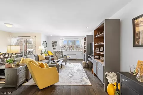 1111 River Rd #H9, Edgewater, NJ 07020