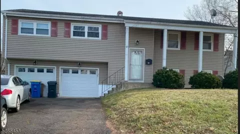 41 Hunt Rd, Franklin Twp, NJ 08873