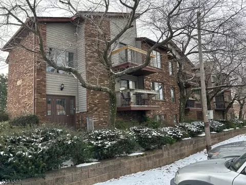 497 Main Ave #2, Wallington, NJ 07057