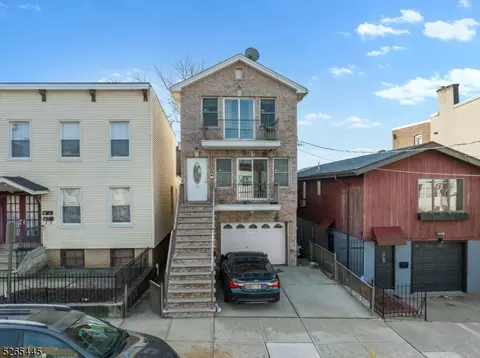 1117 8th St, North Bergen, NJ 07047