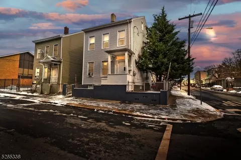 33-35 Mercer St, Paterson, NJ 07524