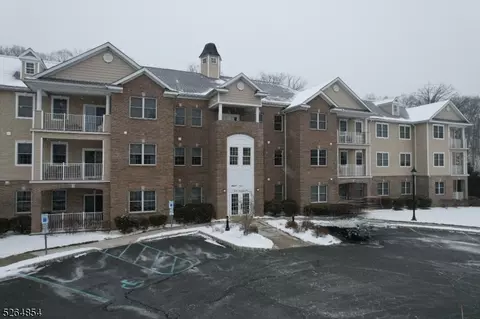 81 Zachary Way, Mount Arlington, NJ 07856