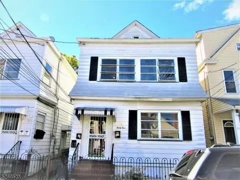 34 Holden St, Clifton, NJ 07011