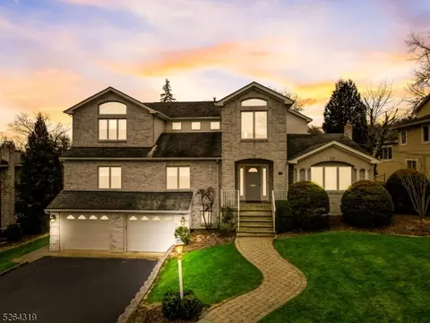 26 Lakeview Dr, West Orange, NJ 07052