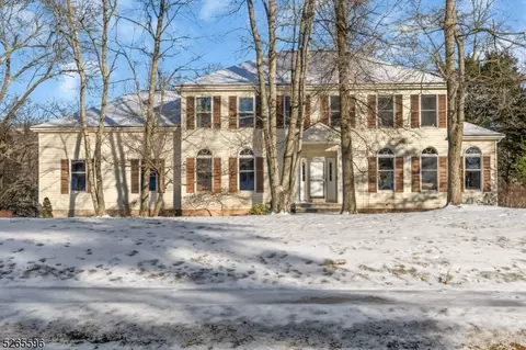 2 Holmes Ct, Bridgewater, NJ 08807