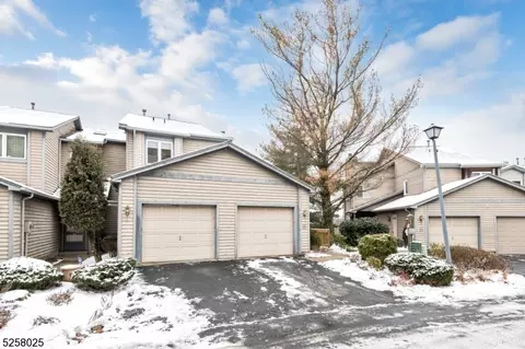 504 Skyline Dr, Haledon, NJ 07508