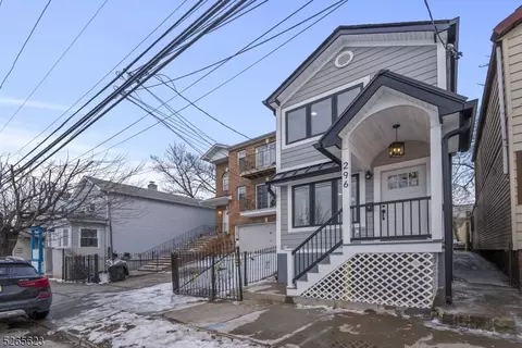 296 S 20th St, Newark, NJ 07103