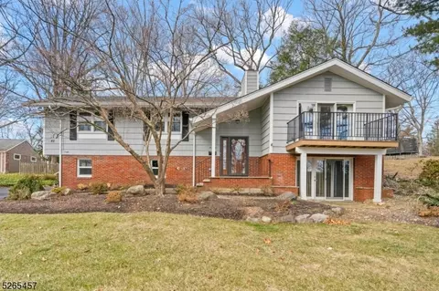 42 Hickory Trl, Sparta, NJ 07871