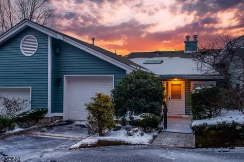 64 Skyview Ter, Clifton, NJ 07013