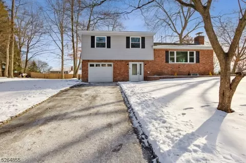 32 Headley Ave, Morris Plains, NJ 07950